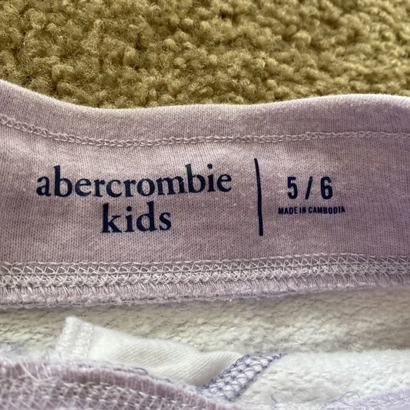 Girls Abercrombie Shorts - Picture 3 of 4